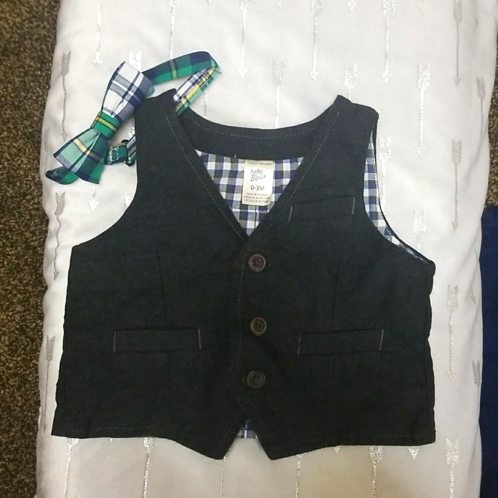 Infant Button up Vest w/ necktie